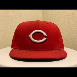 EUC Cincinnati Reds Fitted Hat